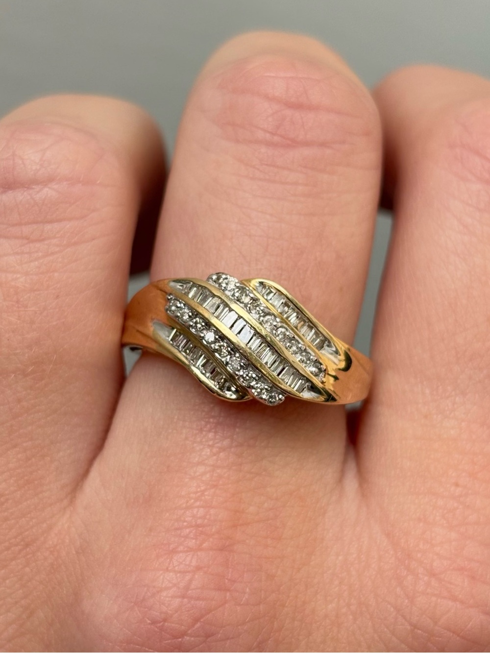 10K Yellow Gold Vintage Diamond Cocktail Wave Ring